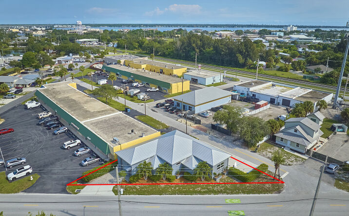 Pictures of Industrial property located at 319 SE Florida St, Stuart, FL 34994 for sales - image #1