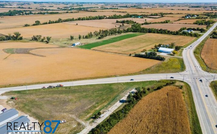 Pictures of Land property located at 3230 N Center Point Road, Robins, IA 52302 for sales - image #1