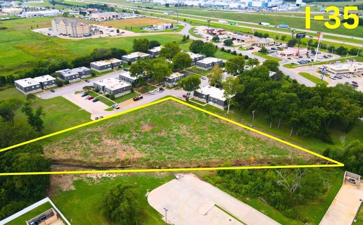 Pictures of Land, Office, Retail property located at 12th, Ardmore, OK 73401 for sales - image #1