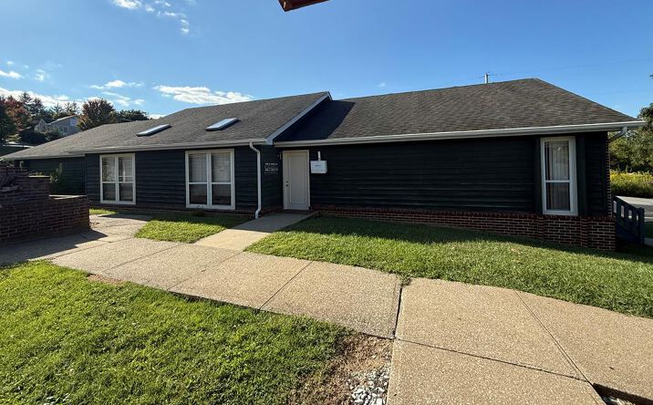 Pictures of Office property located at 11 Westwood Medical Park, BLUEFIELD, VA 24605 for sales - image #1