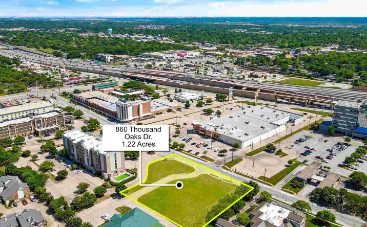 Pictures of Land property located at 860 Thousand Oaks Dr, Hurst, TX 76054 for sales - image #1