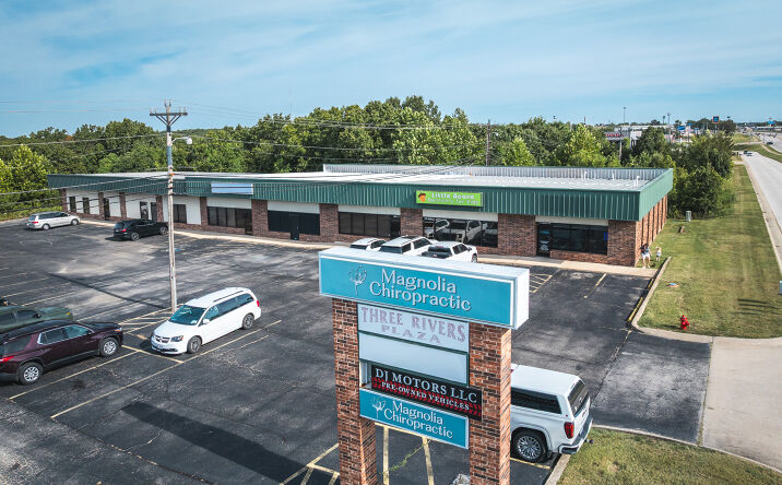 Pictures of Mixed Use, Office, Retail property located at 571 VFW Memorial Dr, Saint Robert, MO 65584 for sales - image #1