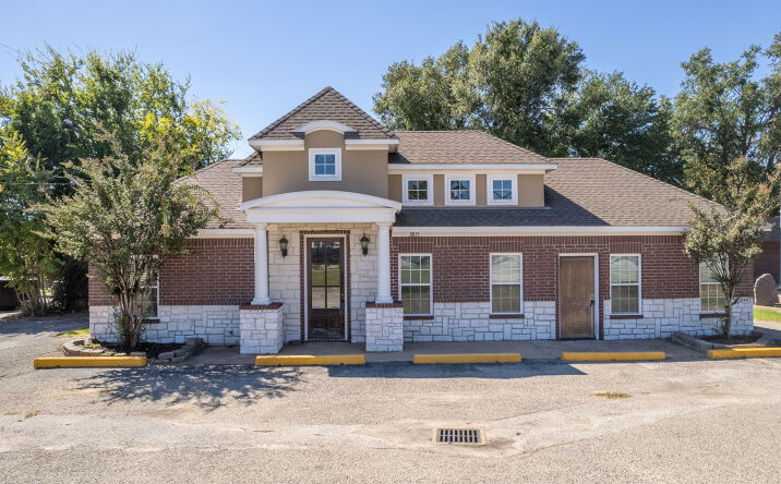 Pictures of Office, Retail property located at 3815 Troup Hwy, Tyler, TX 75703 for sales - image #1