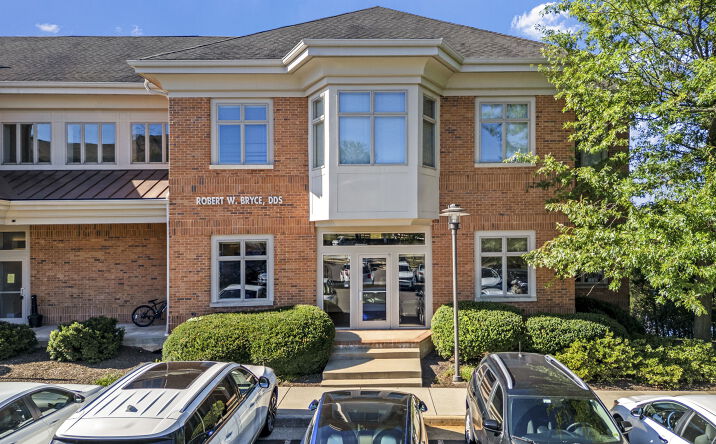 Pictures of Office property located at 46165 Westlake Dr, Sterling, VA 20165 for sales - image #1
