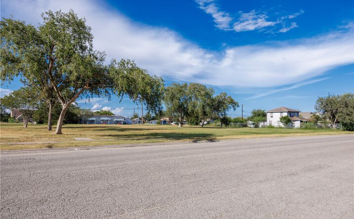 Pictures of Industrial property located at 0 Main Ave W, Robstown, TX 78380 for sales - image #1