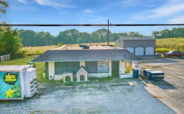 Pictures of Office property located at 1709 S College Street, Trenton, TN 38382 for sales - image #1