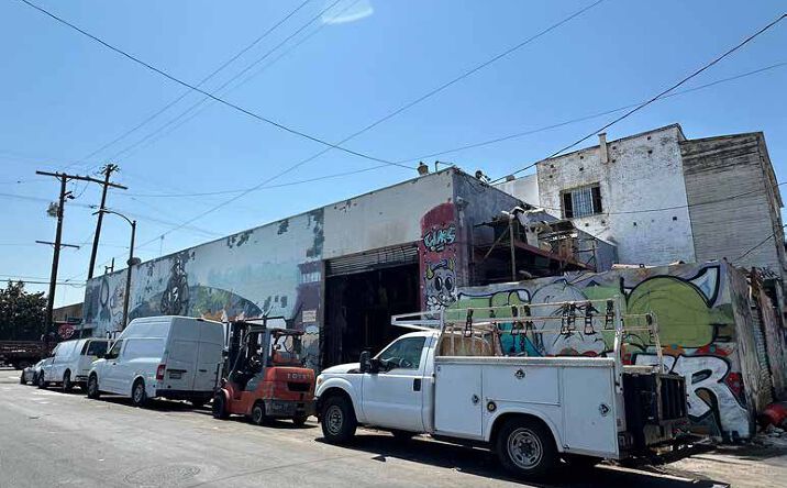 Pictures of Industrial property located at 3301 Main St, Los Angeles, CA 90007 for sales - image #1
