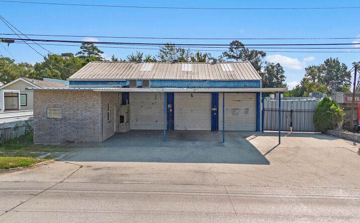 Pictures of Retail property located at 8518 C E King Pkwy, Houston, TX 77044 for sales - image #1