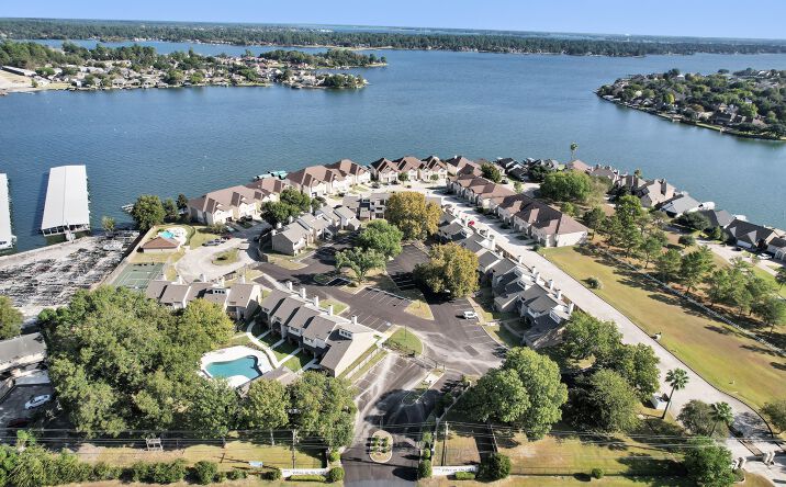 Pictures of Mixed Use, Multifamily, Special Purpose property located at 17578 Highway 105 W, Montgomery, TX 77356 for sales - image #1