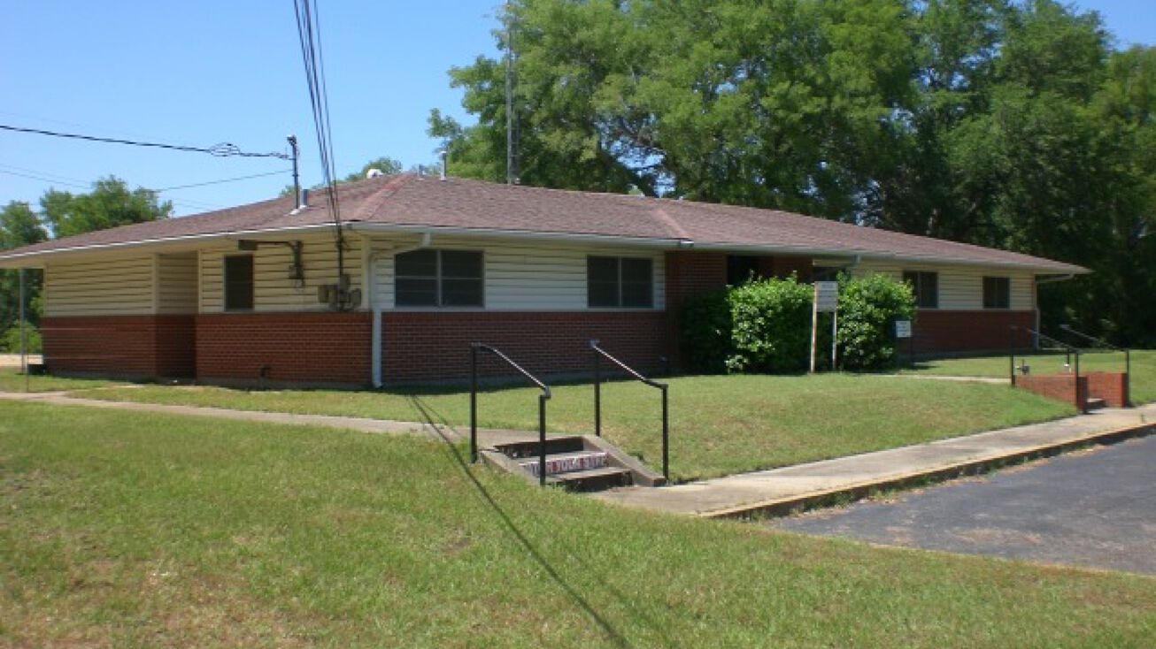 1201 N Main St, Gladewater, TX 75647