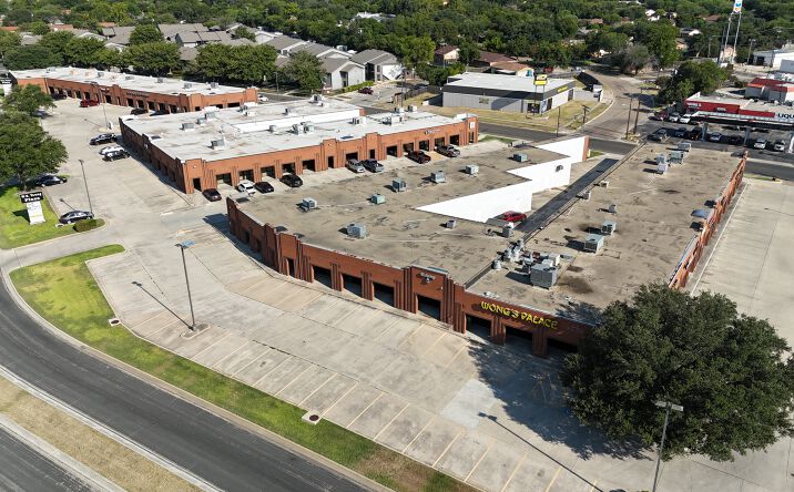 Pictures of Retail property located at 2201 South WS Young Drive, Killeen, TX 76543 for sales - image #1