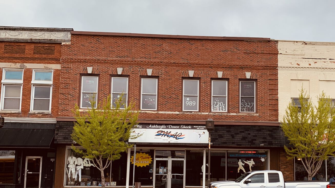 204 W Main St, Owosso, MI 48867