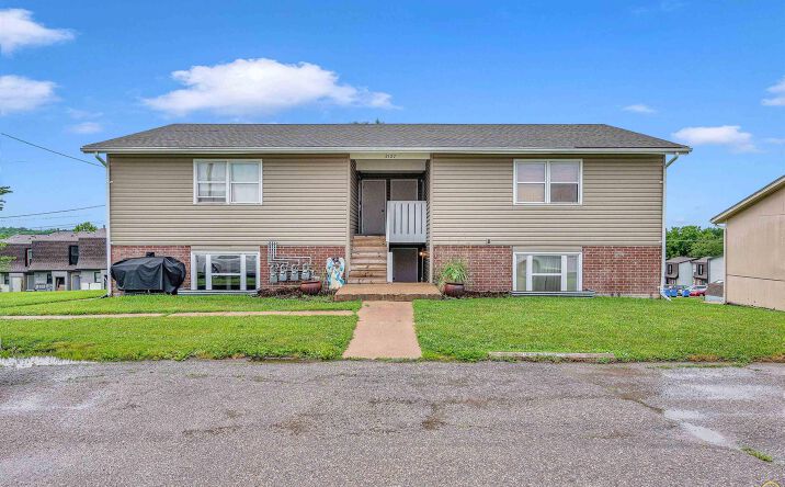 image of property at 2127 SE 30TH ST Topeka KS 66605-3318
