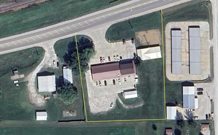Pictures of Hospitality, Multifamily property located at 3906 E Main St., Knoxville, IA 50138 for sales - image #1
