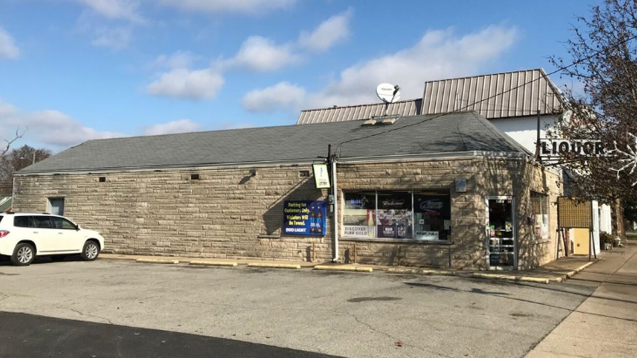 Pictures of Retail property located at 10525 Watterson Trail