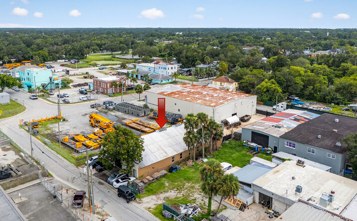 Pictures of Industrial property located at 142 S Charles St, Daytona Beach, FL 32114 for sales - image #1