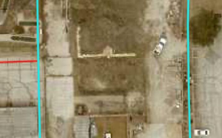 Pictures of Retail, Industrial property located at 1120 E 12th Ave, Emporia, KS 66801 for sales - image #1