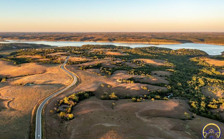 Pictures of Land property located at Hi-View Drive, Manhattan, KS 66503 for sales - image #1