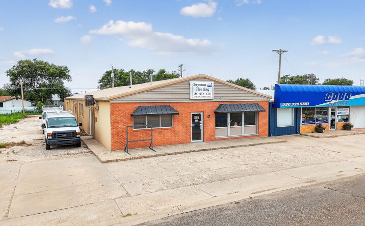 Pictures of Office property located at 607 NE 4th St., Guymon, OK 73942 for sales - image #1