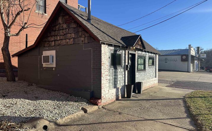 Pictures of Retail, Office property located at 320 New York Ave, Holton, KS 66436 for sales - image #1