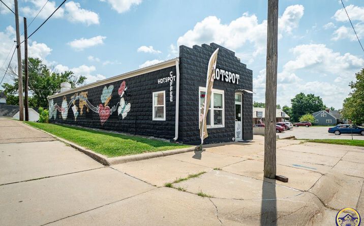 Pictures of Retail property located at 316 Pennsylvania AVE, Holton, KS 66436 for sales - image #1
