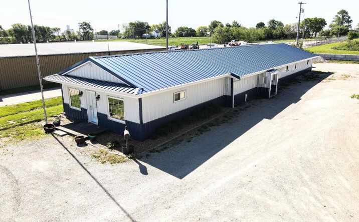 Pictures of Office property located at 1705 Oregon, Hiawatha, KS 66434 for sales - image #1