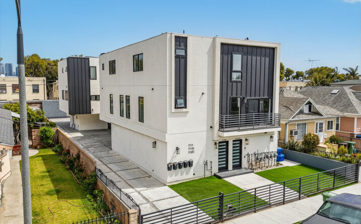 Pictures of Multifamily property located at 1726 Menlo Ave, Los Angeles, CA 90006 for sales - image #1