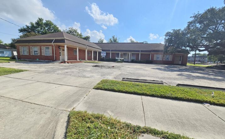 Pictures of Mixed Use, Office, Retail property located at 1027 Main St, Pasadena, TX 77506 for sales - image #1