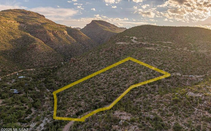 Pictures of Land property located at TBD Cabeza De Vaca Rd, Tucson, AZ 85749 for sales - image #1