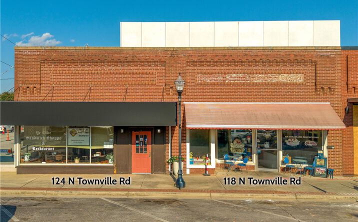 Pictures of Retail property located at 124 and 118 N Townville Street #Ye Ole Restaurant, Seneca, SC 29678 for sales - image #1