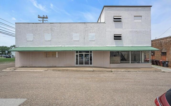 Pictures of Retail property located at 180 W Tyler St, Canton, TX 75103 for sales - image #1