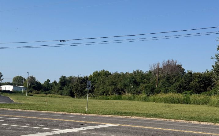 Pictures of Land property located at 1813 N York, Muskogee, OK 74403 for sales - image #1