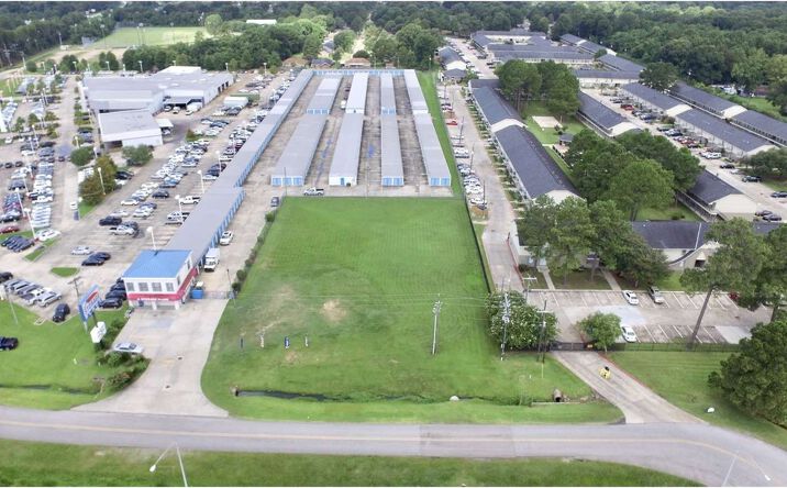 Pictures of Land property located at 1744 O'Neal Ln, Baton Rouge, LA 70816 for sales - image #1