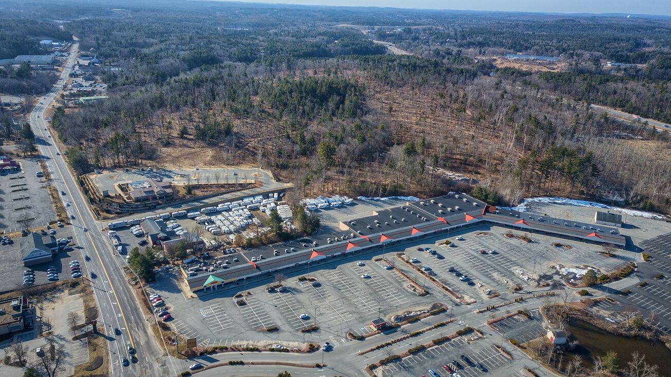 422 Middlesex Rd, Tyngsborough, MA 01879