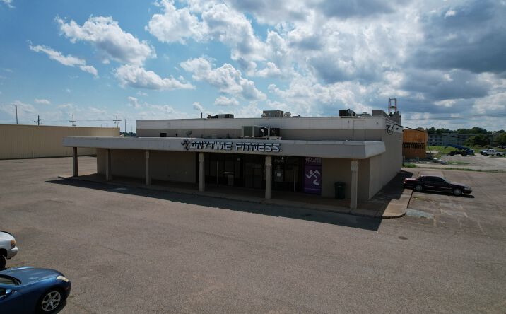 Pictures of Retail property located at 101 N Service Rd, Blytheville, AR 72315 for sales - image #1