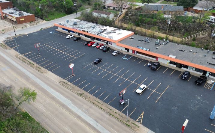 Pictures of Retail property located at 5412-5438 Brentwood Stair Rd., Fort Worth, TX 76112 for sales - image #1