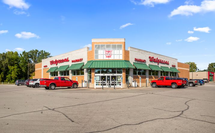 Pictures of Retail property located at 1001 E M 21, Owosso, MI 48867 for sales - image #1