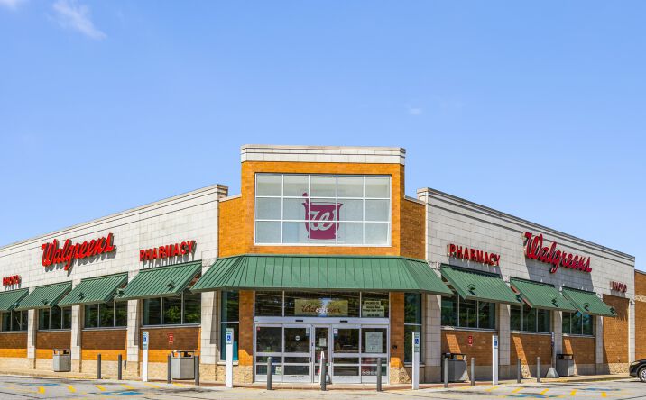Pictures of Retail property located at 4926 Cane Run Rd, Louisville, KY 40216 for sales - image #1