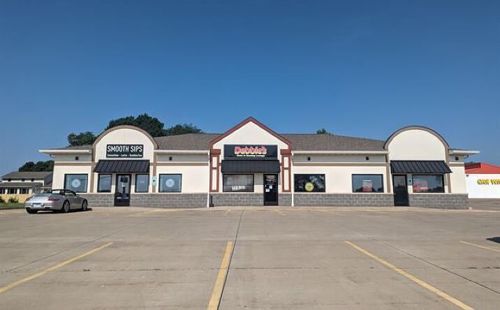 Pictures of Office, Retail property located at 407 S 4th St, Dunlap, IL 61525 for sales - image #1