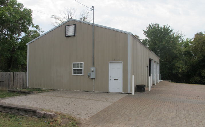 Pictures of Industrial property located at 1370 E Thoman St, Springfield, MO 65803 for sales - image #1