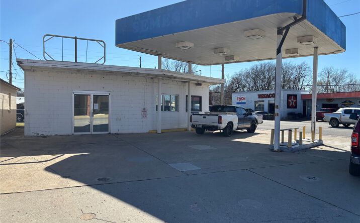 Pictures of Mixed Use property located at 1000 Pennsylvania, Hartshorne, OK 74547 for sales - image #1