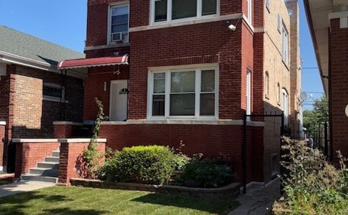 Pictures of Multifamily property located at 6541 S Artesian Avenue, Chicago, IL 60629 for sales - image #1