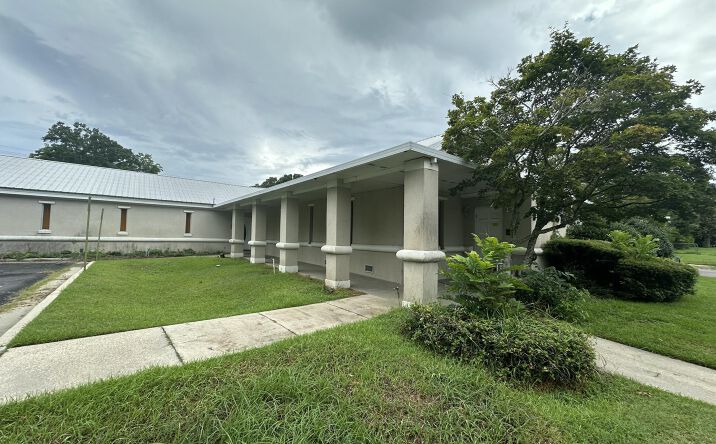 Pictures of Special Purpose property located at 5283 Brown Street, Graceville, FL 32440 for sales - image #1