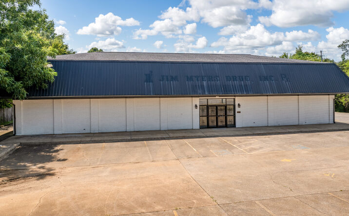 Pictures of Mixed Use, Office, Retail property located at 3325 University Blvd E, Tuscaloosa, AL 35404 for sales - image #1