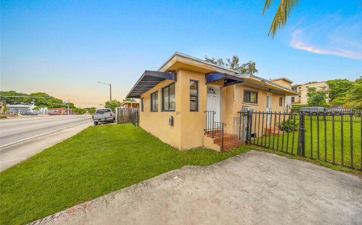 Pictures of Multifamily property located at 227 NW 17th Ave, Miami, FL 33125 for sales - image #1