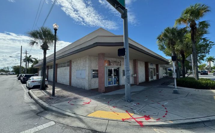 Pictures of Retail property located at 137 N Krome Ave, Homestead, FL 33030 for sales - image #1