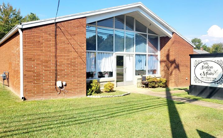 Pictures of Office property located at 156 W Main St, Camden, TN 38320 for sales - image #1