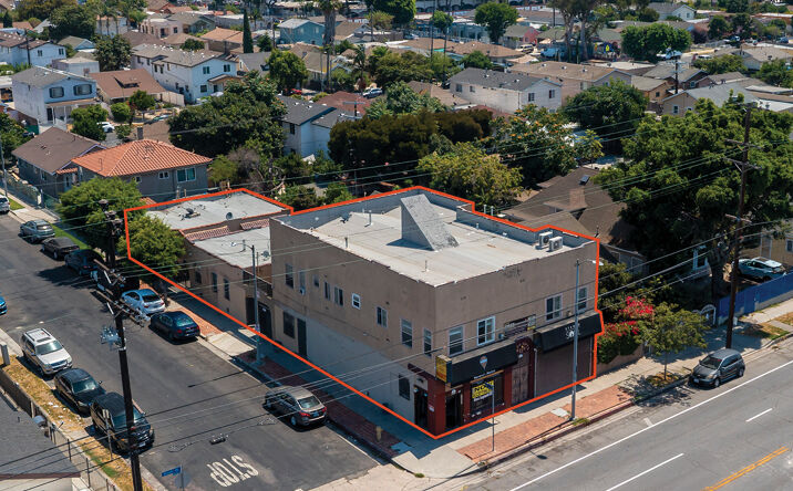 image of property at 6600 S HOOVER ST Los Angeles CA 90044-6231