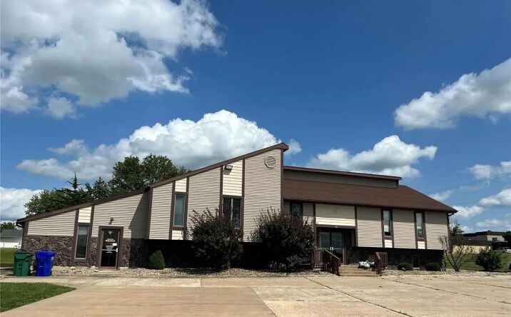 Pictures of Multifamily, Office, Retail property located at 2000 Laharpe Street, Kirksville, MO 63501 for sales - image #1