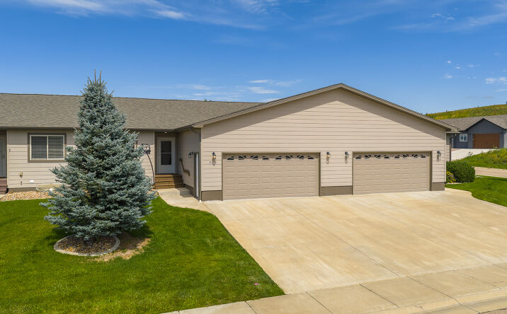 Pictures of Mixed Use property located at 2165 Conifer Loop, Belle Fourche, SD 57717 for sales - image #1